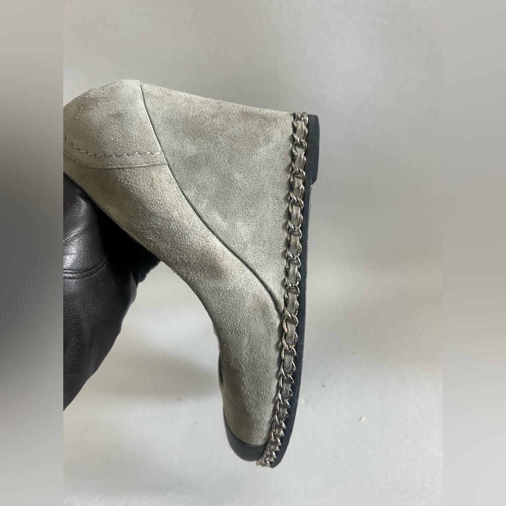 Chanel Interlocking Cc Suede Pump - image 3